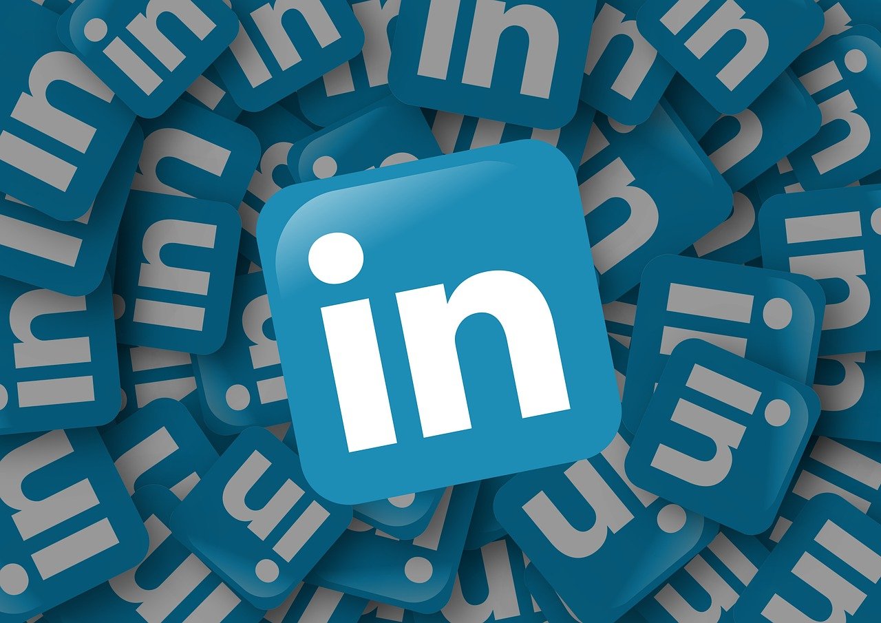 LinkedIn, l&rsquo;algorithme et la mort du verbe
